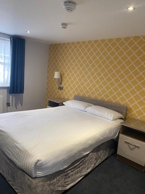Beaufort Park Hotel Молд Экстерьер фото