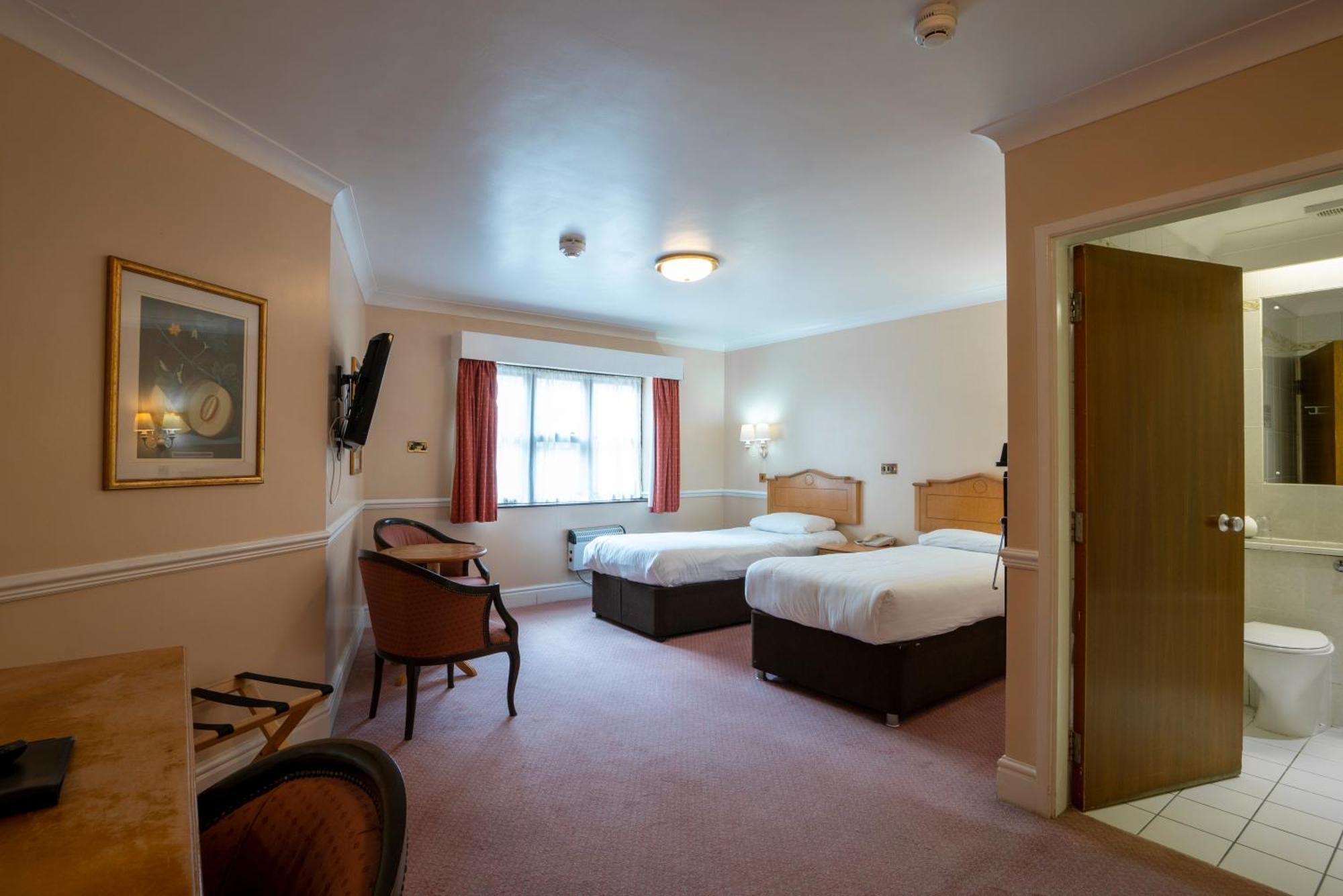 Beaufort Park Hotel Молд Экстерьер фото