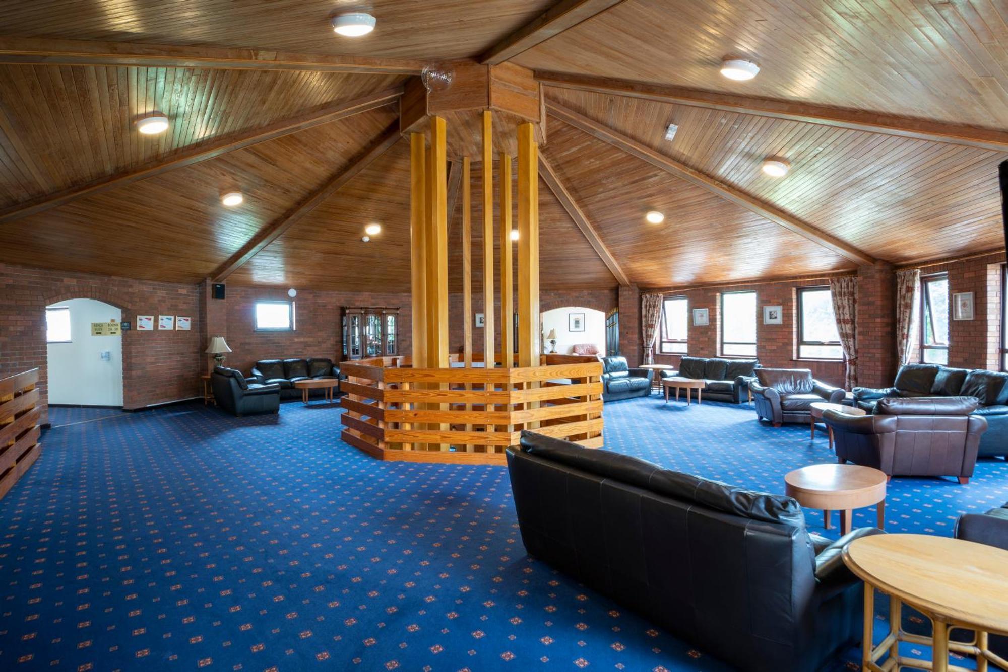Beaufort Park Hotel Молд Экстерьер фото