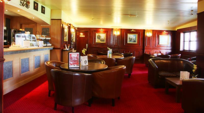 Beaufort Park Hotel Молд Экстерьер фото