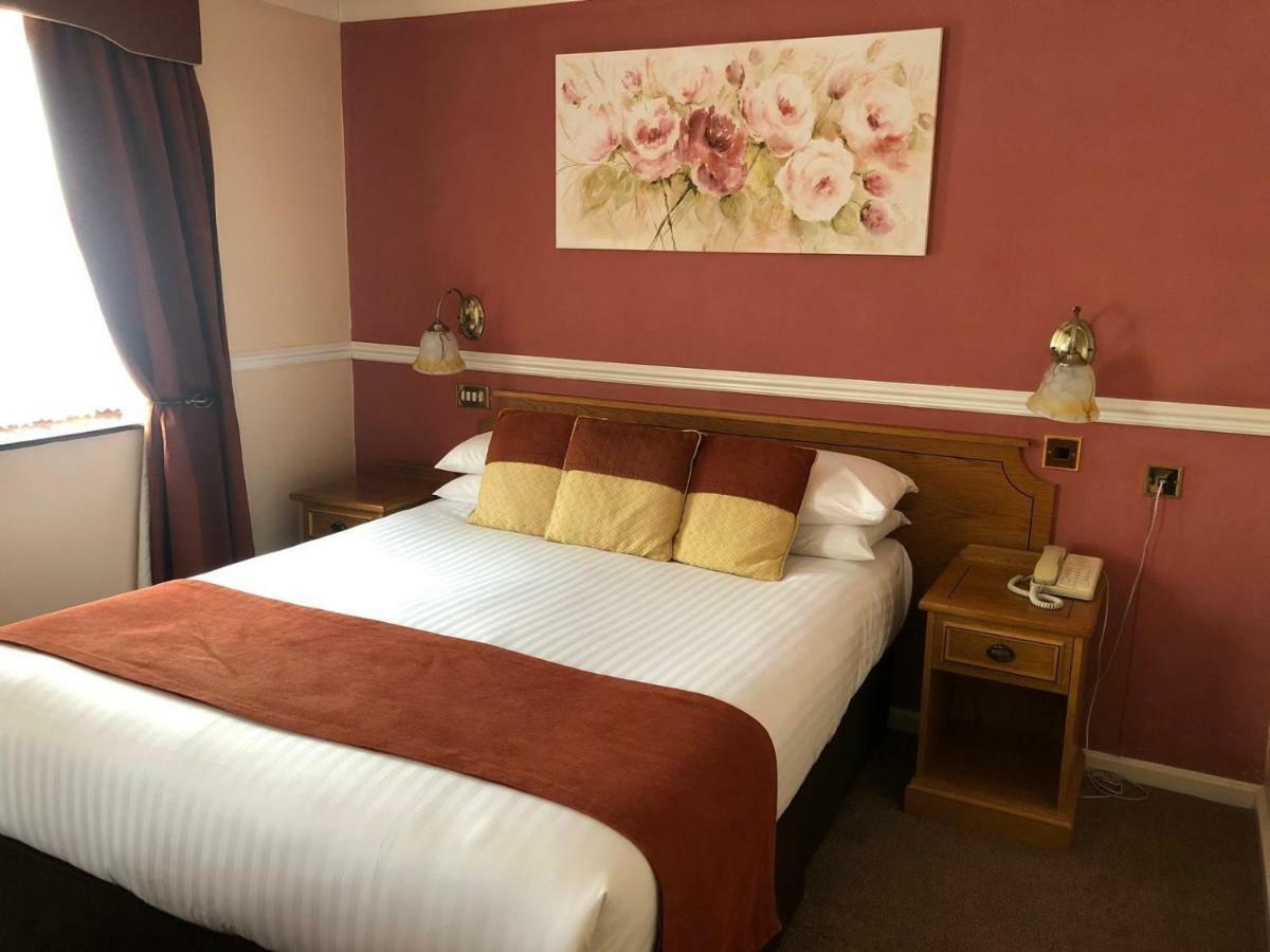 Beaufort Park Hotel Молд Экстерьер фото